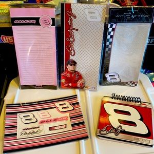 NASCAR Collector Dale Jr. #8 stationary set